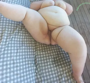 cheeky_auzzie / cheeky_yumsie nude photo #0046