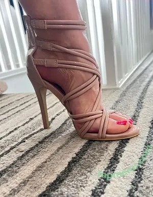 cheekysoles333 nude