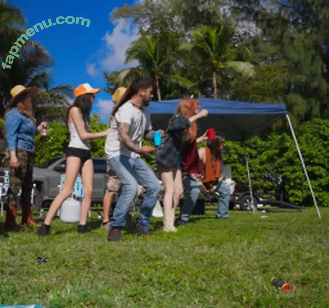 Cheerleader kait nude photo #0257 (cheerleaderkait / fitkaitlynxoxo)