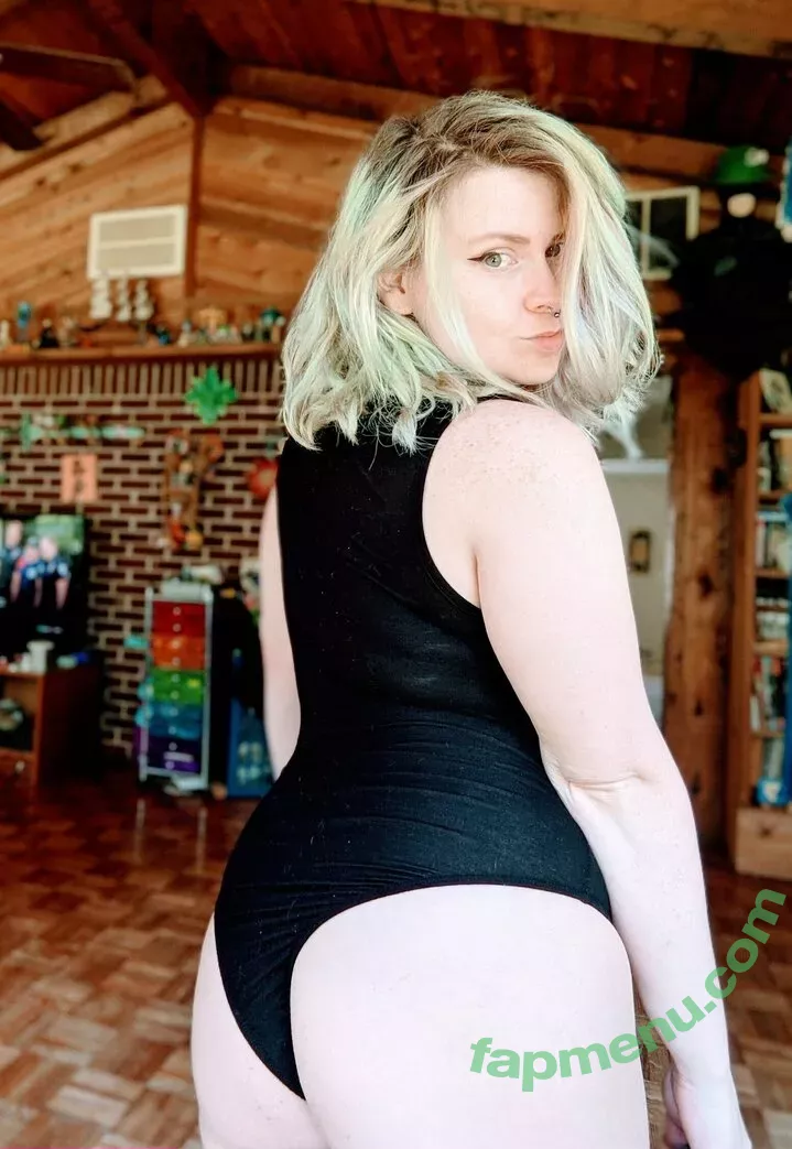 chellelovesu nude photo #0009 (chellesilverstein)