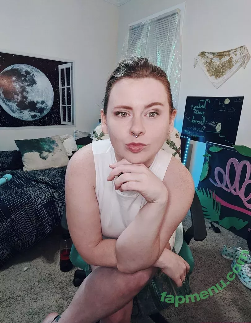 chellelovesu nude photo #0107 (chellesilverstein)