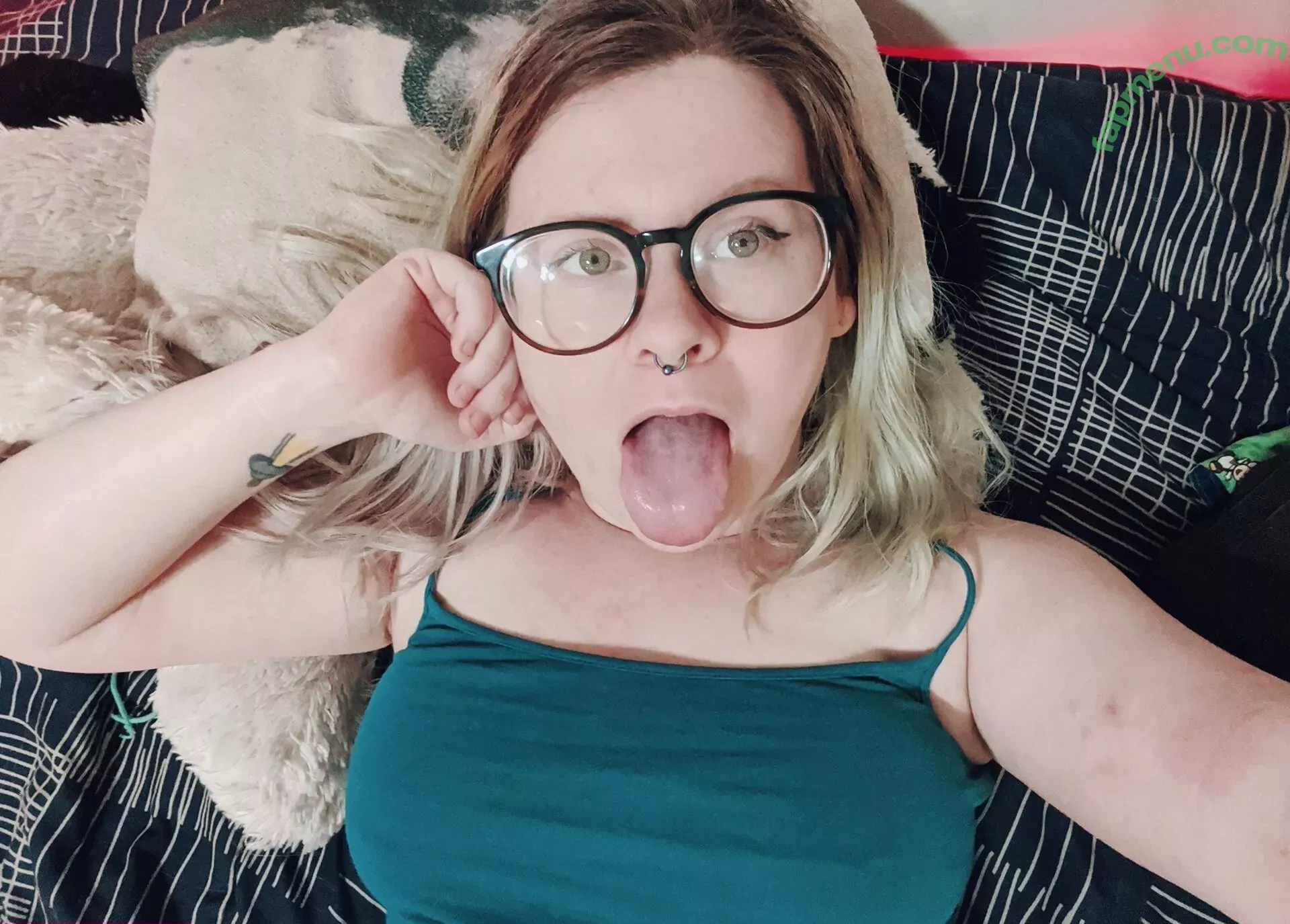 chellelovesu nude photo #0184 (chellesilverstein)