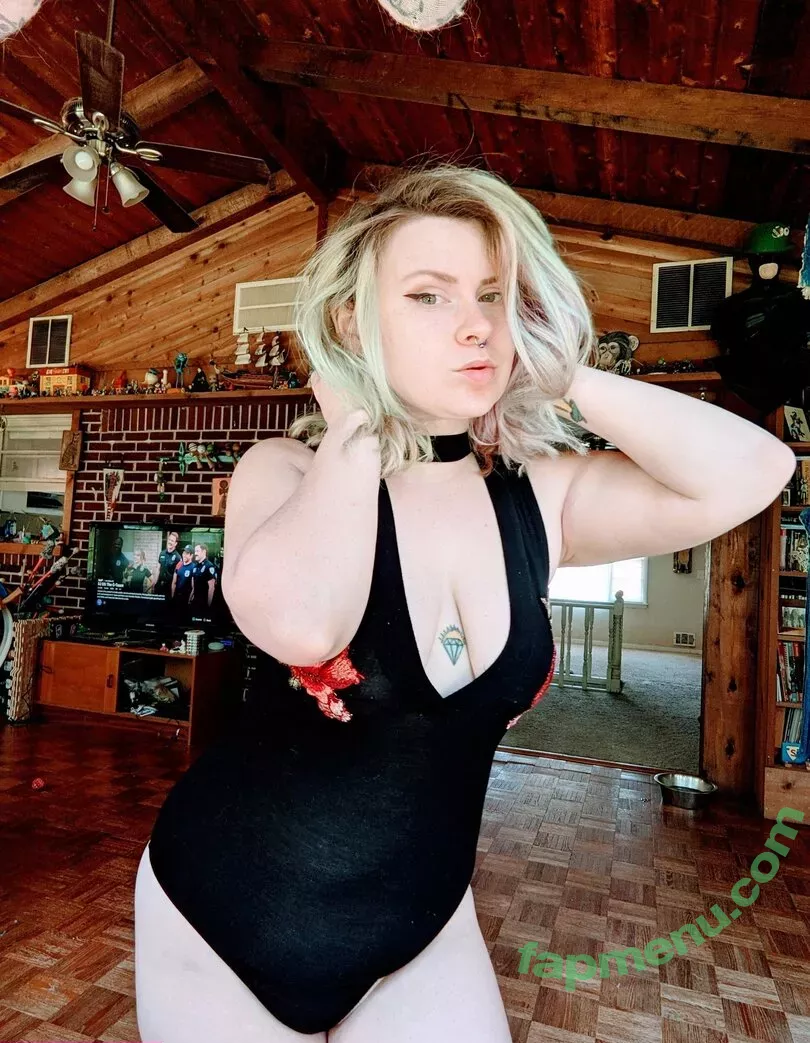 chellelovesu nude photo #0220 (chellesilverstein)