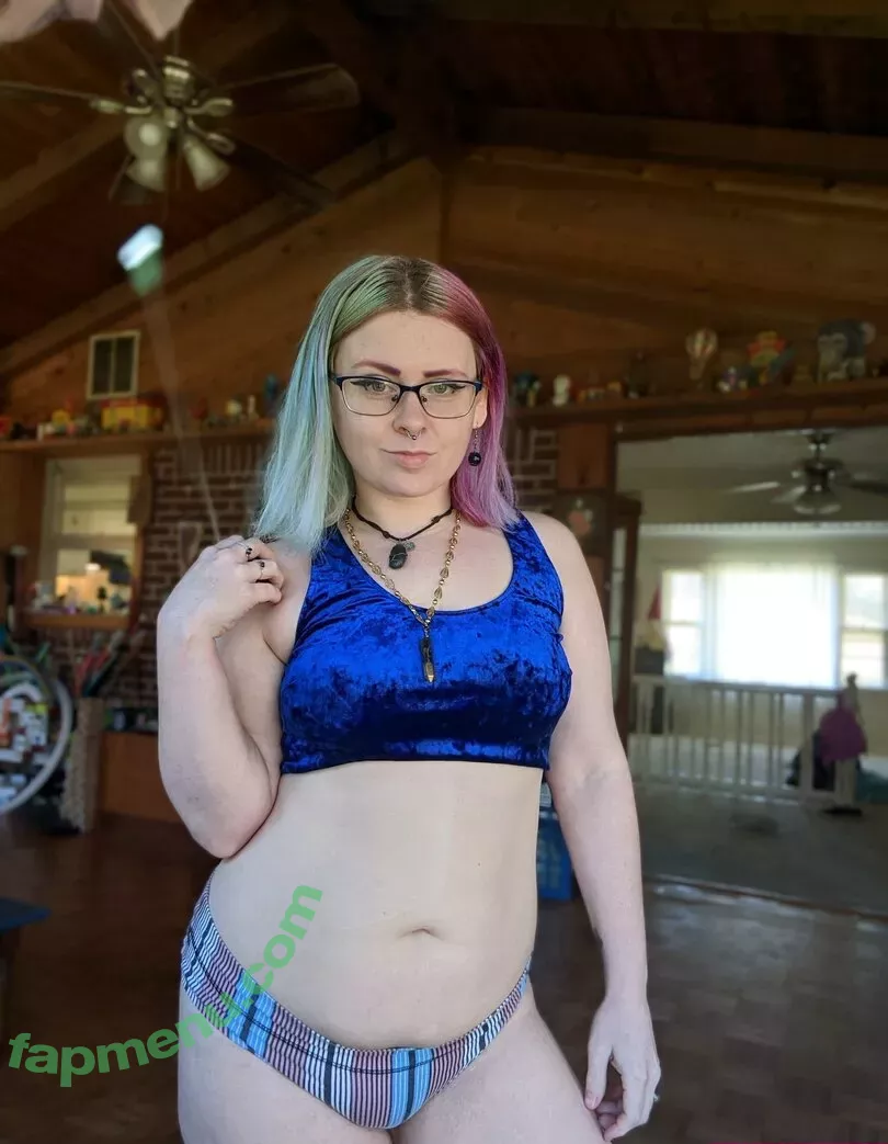 chellelovesu nude photo #0281 (chellesilverstein)
