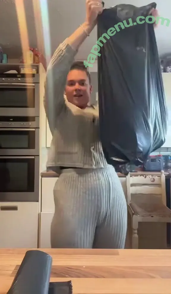 Chels McHodg nude photo #0025 (chels_mchodg_official)