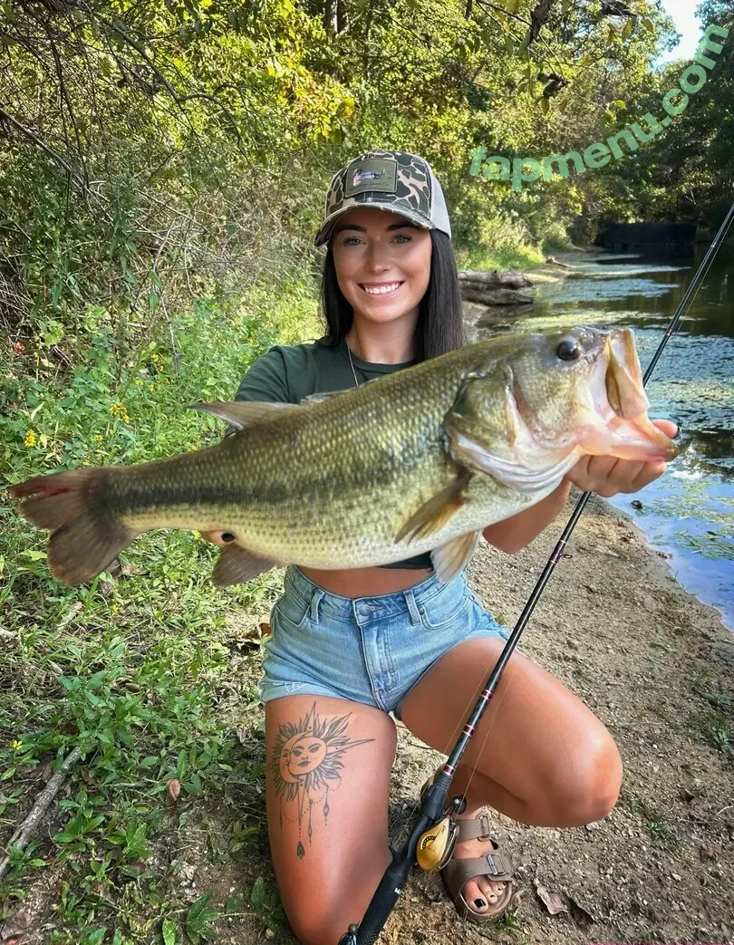 chelsafterdark nude photo #0015 (chels_fishing / chelsrides69)