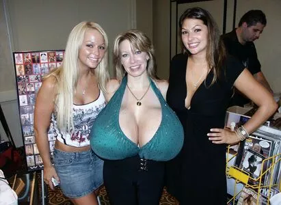 Chelsea Charms / chelsea_charms_ nude photo #3994