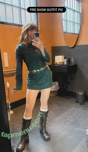 Chelsea Cook / 775853193 / whoischelsea / whyischelsea nude photo #0183