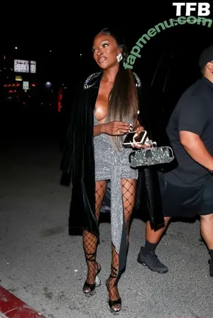 Chelsea Lazkani / chelsealazkani nude photo #0017