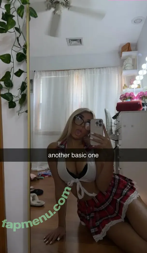 Chelsea Lucia nude photo #0010 (chelseaa_a3 / chelsluciaxx)