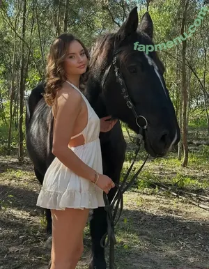 Chelsea Mayer / chelsea.m.07 / chelsea.m.2007 nude photo #0044