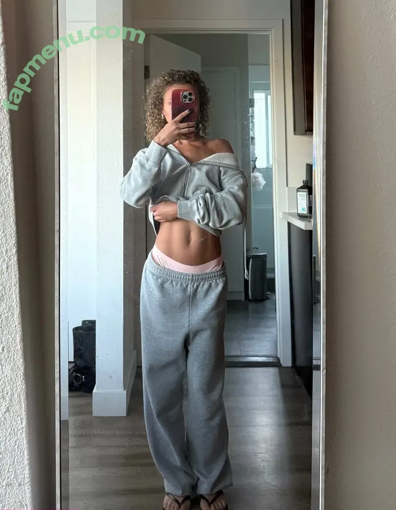 chelseakaplan nude photo #0092 (bustakaplan)