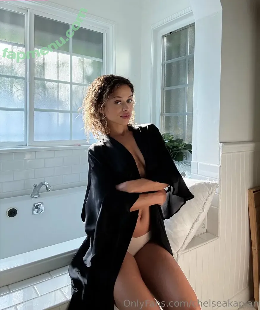 chelseakaplan nude photo #0116 (bustakaplan)