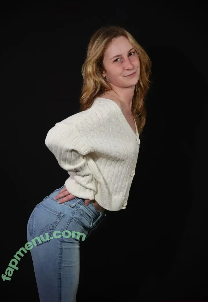 chelseymarieofficial nude photo #0012 (chelseyy_mariee)