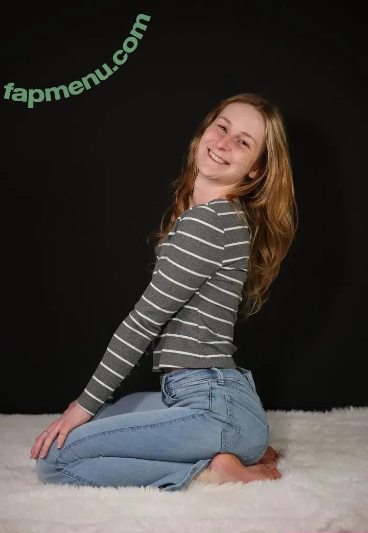 chelseymarieofficial nude photo #0024 (chelseyy_mariee)