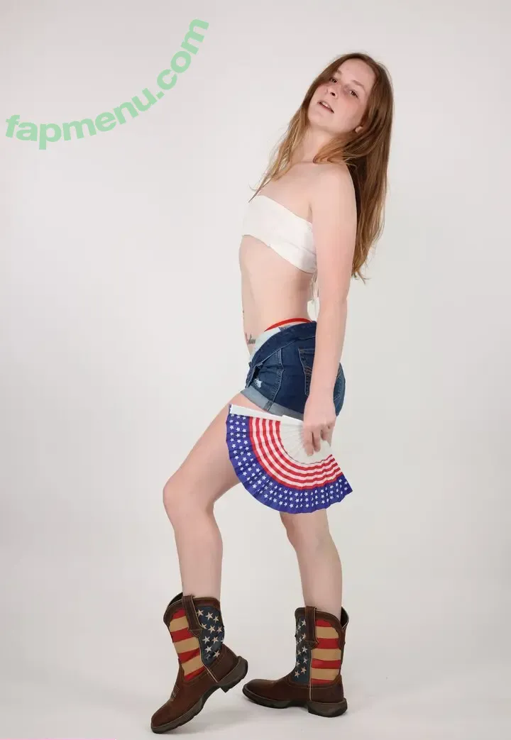 chelseymarieofficial nude photo #0073 (chelseyy_mariee)