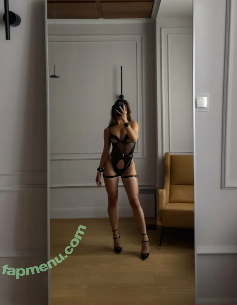 Cheriefatale nude photo #0020 (baredarla / the_cherie)