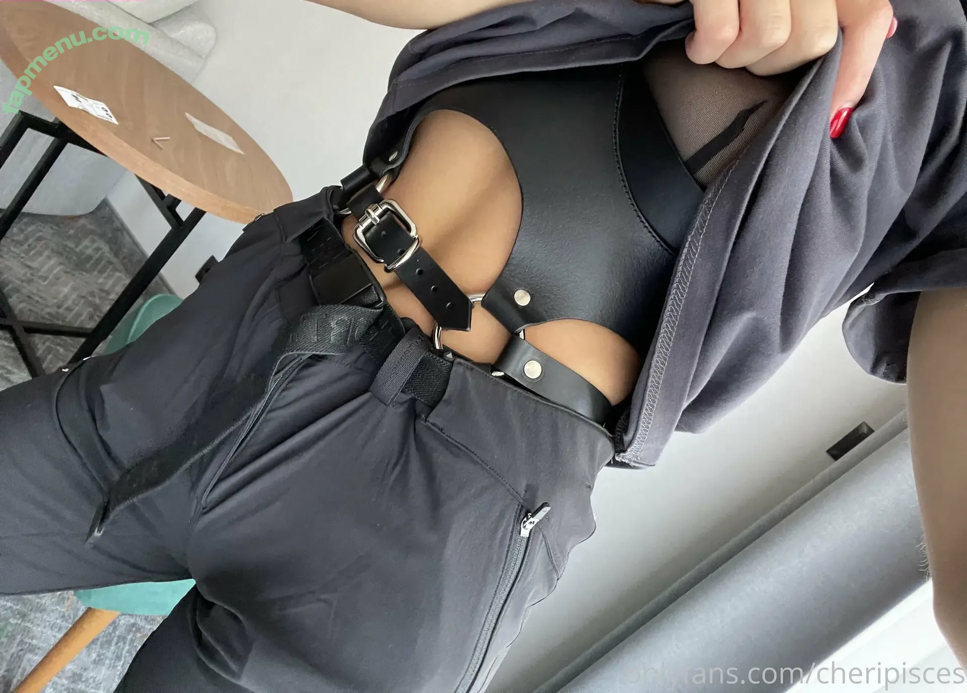 Cheriefatale nude photo #0019 (baredarla / the_cherie)