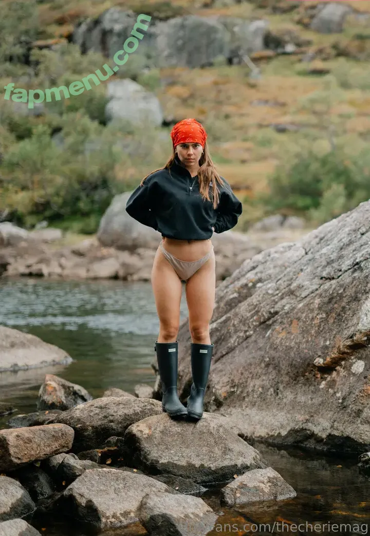 Cheriefatale nude photo #0066 (baredarla / the_cherie)