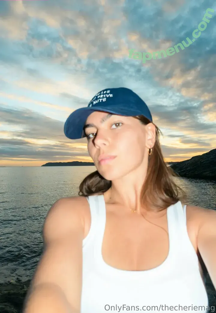 Cheriefatale nude photo #0067 (baredarla / the_cherie)