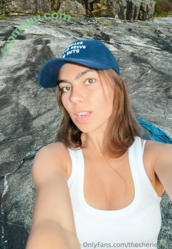 Cheriefatale nude photo #0068 (baredarla / the_cherie)