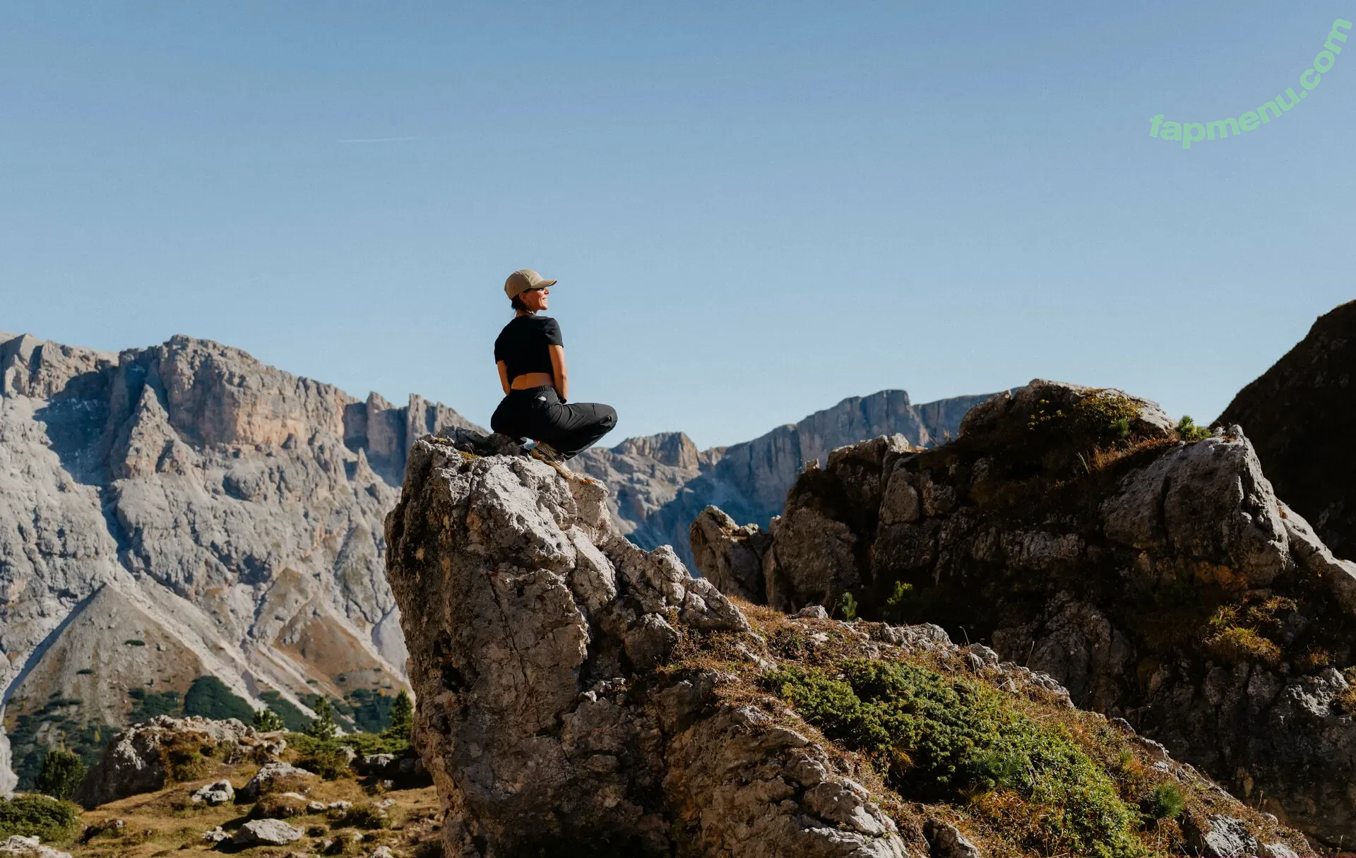 Cheriefatale nude photo #0076 (baredarla / the_cherie)