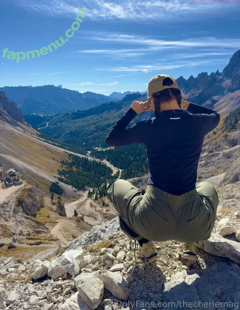 Cheriefatale nude photo #0084 (baredarla / the_cherie)