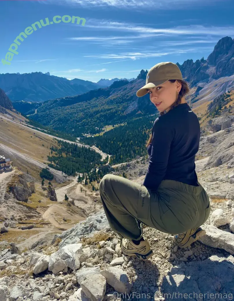 Cheriefatale nude photo #0086 (baredarla / the_cherie)