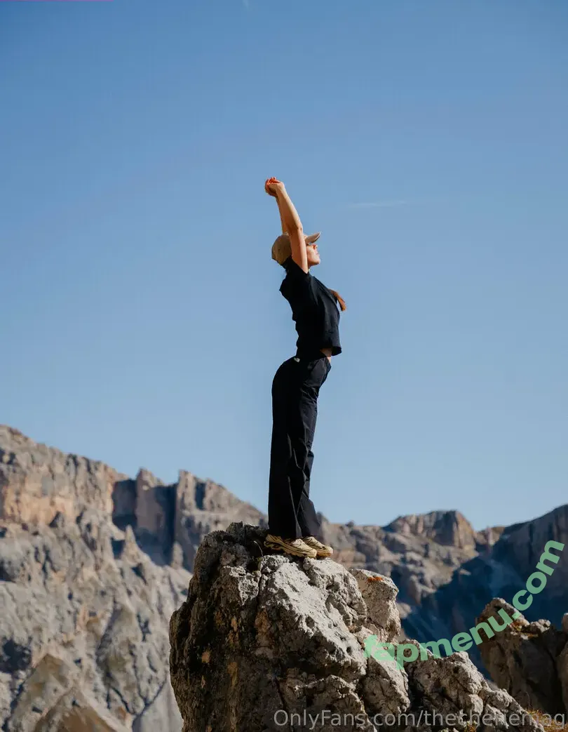 Cheriefatale nude photo #0089 (baredarla / the_cherie)