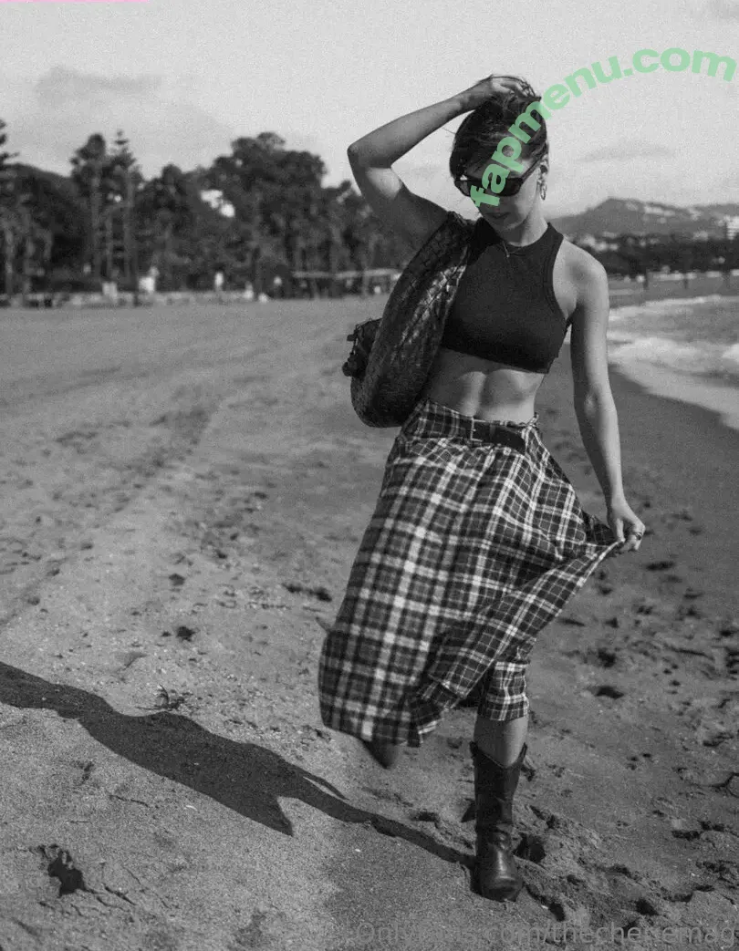 Cheriefatale nude photo #0092 (baredarla / the_cherie)