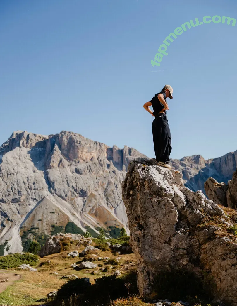 Cheriefatale nude photo #0094 (baredarla / the_cherie)