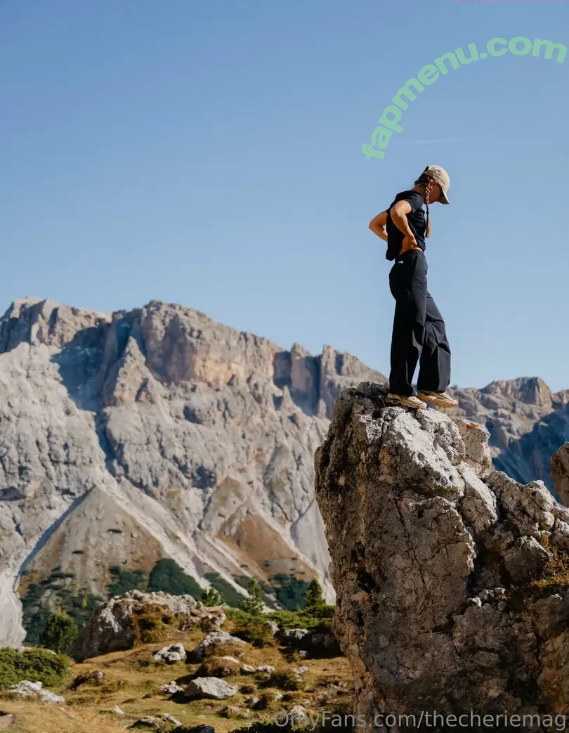 Cheriefatale nude photo #0095 (baredarla / the_cherie)