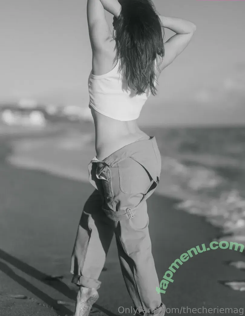 Cheriefatale nude photo #0096 (baredarla / the_cherie)