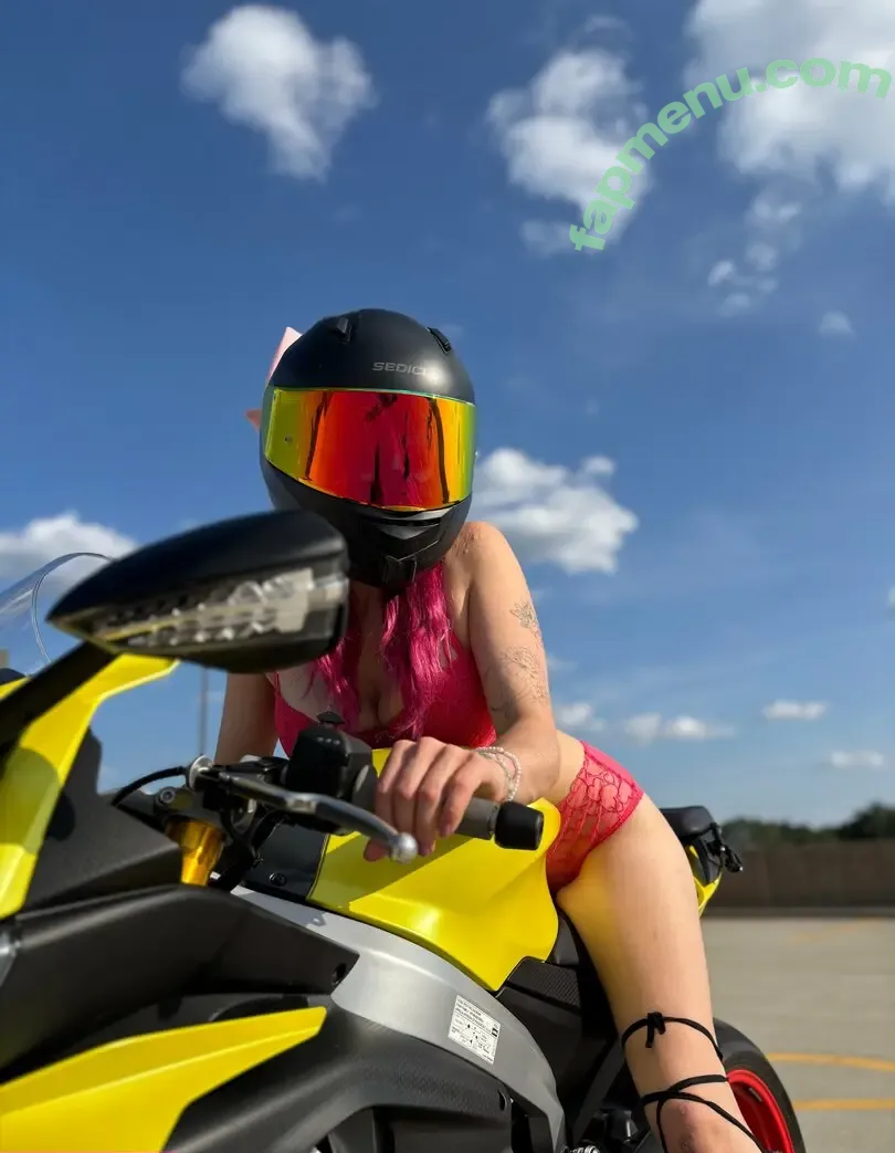 cherrybomberrie nude photo #0018 (cherry_bombombb)