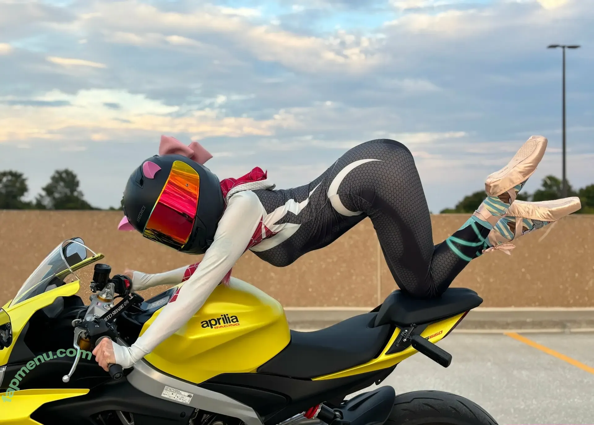 cherrybomberrie nude photo #0031 (cherry_bombombb)