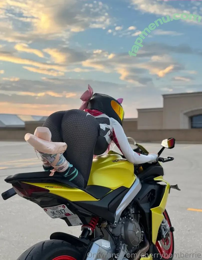 cherrybomberrie nude photo #0033 (cherry_bombombb)