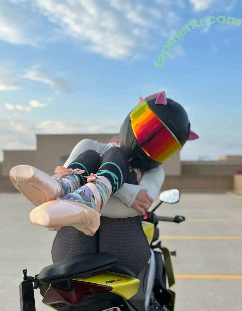 cherrybomberrie nude photo #0034 (cherry_bombombb)