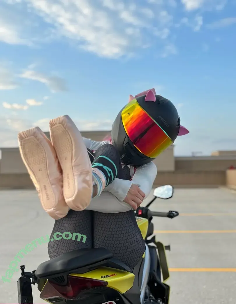 cherrybomberrie nude photo #0035 (cherry_bombombb)