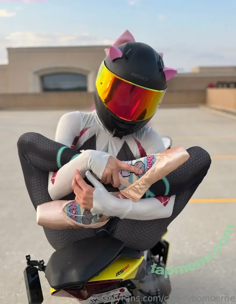 cherrybomberrie nude photo #0036 (cherry_bombombb)