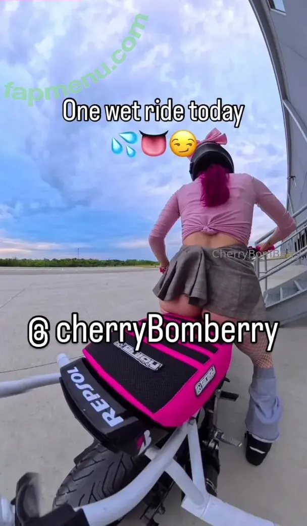 cherrybomberry nude photo #0025 (cherry_bombombb)