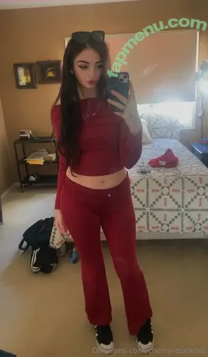 cherryrosexoxo / roxrox_xoxo nude photo #0053