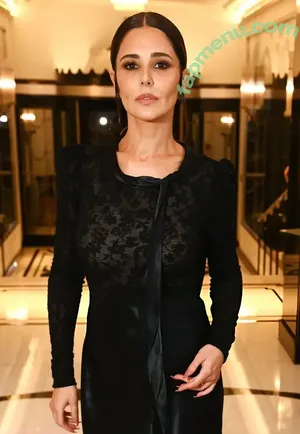 Cheryl Cole / cherylofficial nude photo #0213