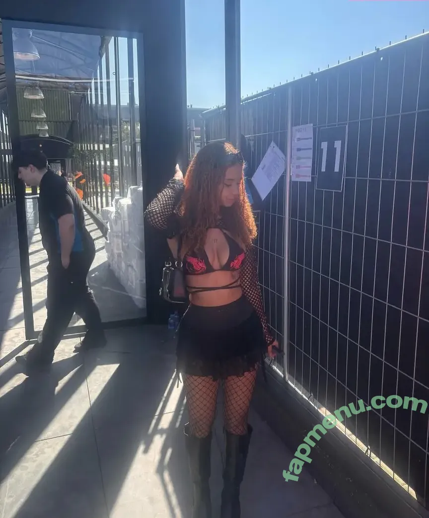 Chevelly nude photo #0225 (Vellyyx / rosechevelle)