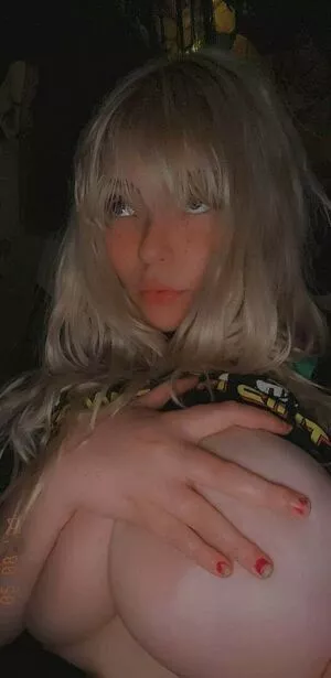 Chewys.melons / Chewy_waifu / chewtastic_chewy nude photo #0195