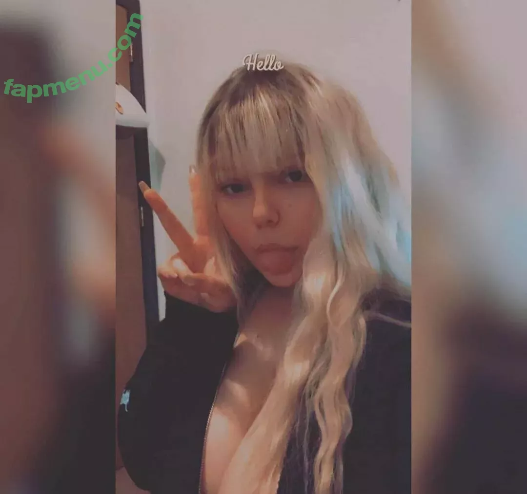 Chewys.melons nude photo #0168 (Chewy_waifu / chewtastic_chewy)