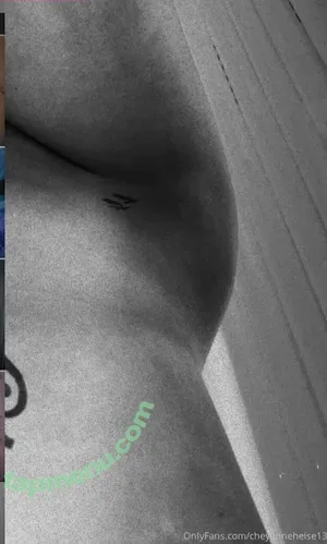 Cheyenne Heise / ch.eyennexx / violin.str nude photo #0064