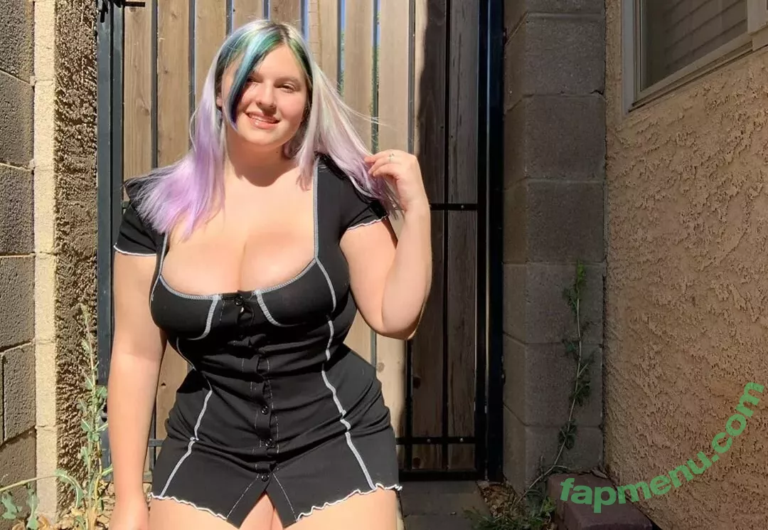 Cheyenne nude photo #0148 (cheybxbbles / cheyennecc_)