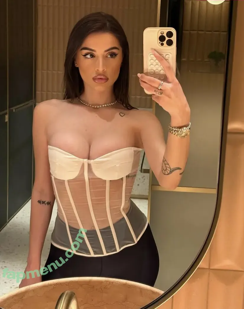 Chiara Nikolli nude photo #0008 (Kiaranikolli)