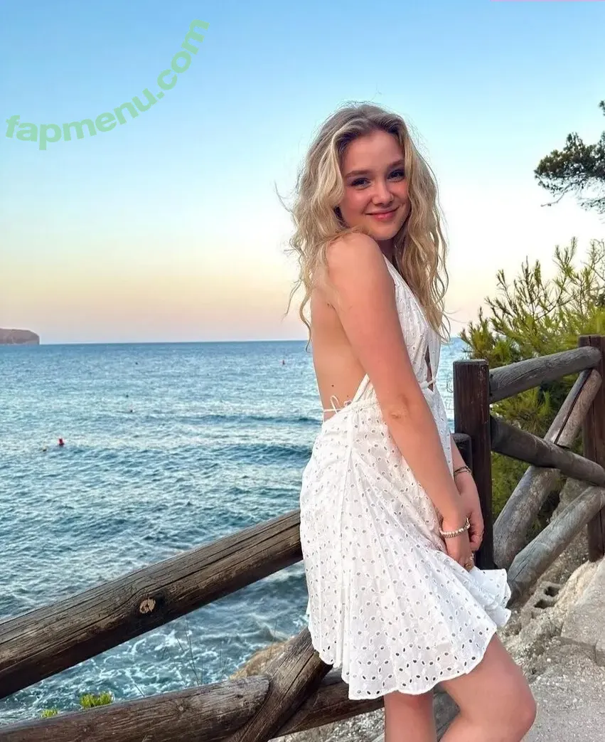 Chiara Tews nude photo #0032 (chiaratews)