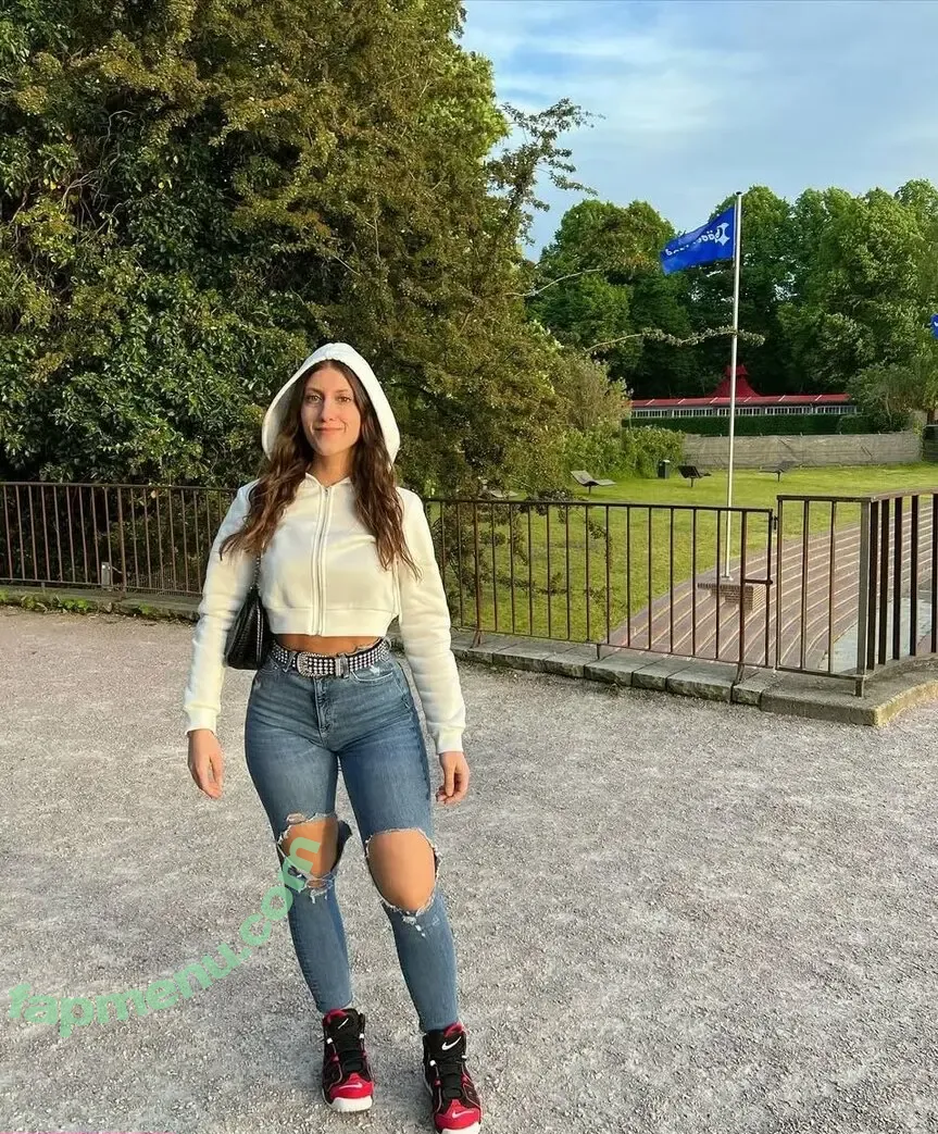 chiarafiacconee nude photo #0002 (juicychiiara)
